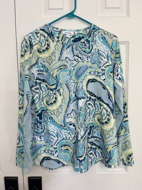Chico's blue paisley long sleeve top, size 1 (M/8-ish)